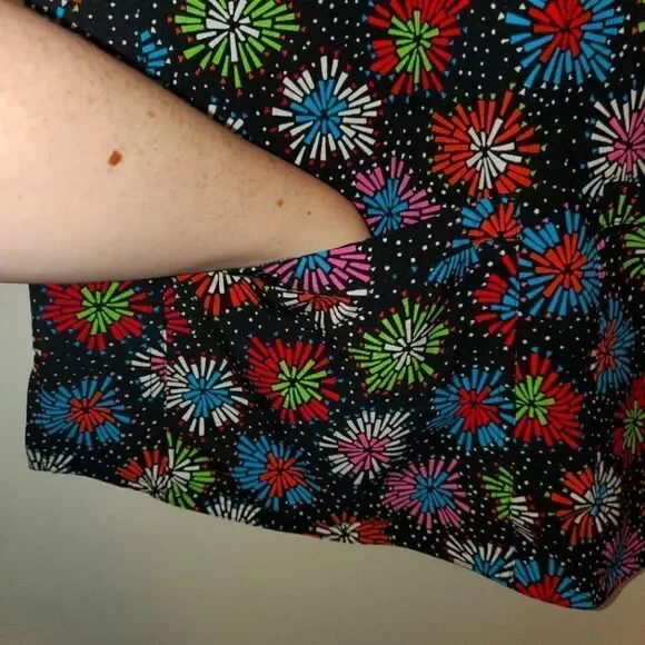 MED COUTURE BURST PRINT MULTICOLORED SCRUB TOP SIZE LARGE - Picture 2 of 6